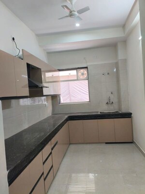 Kitchen in 2.5 BHK Apartment at Unitech Ivory Towers, Sector 40 – for Sale