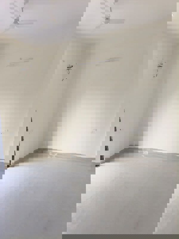 2.5 BHK + Servant Room 1675 Sq.Ft. Apartment in Unitech Ivory Towers