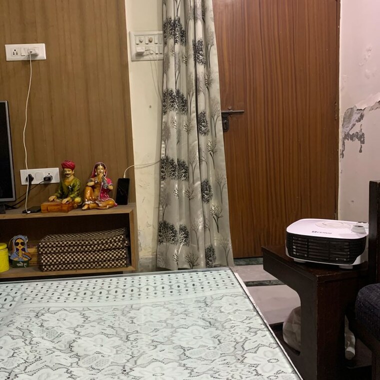 Bedroom, old rajinder nagar 3 Bedroom 540 Sq.Ft. Apartment In Old Rajinder Nagar Delhi 9691507