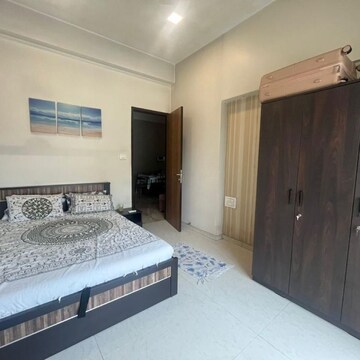 Bedroom in 2 BHK Apartment at Andheri West – for Rent