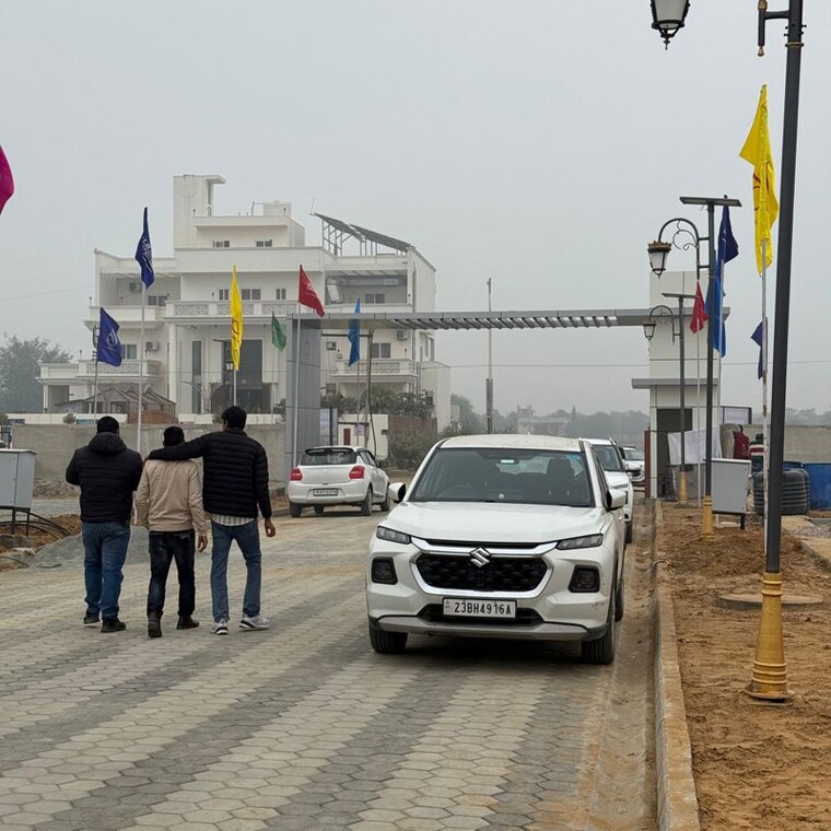 Parking, omaxe-city  109 Sq.Yd. Plot In Bagru Khurd Jaipur 9775364