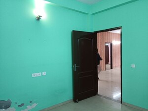 Room in 2 BHK Builder Floor at Sector 35 – for Sale