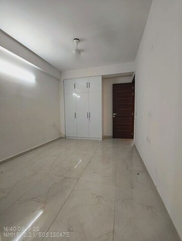 Building Lobby in 3.5 BHK Apartment at M3M Soulitude, Sector 89 – for Rent