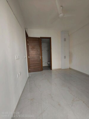 Room in 3.5 BHK Apartment at M3M Soulitude, Sector 89 – for Rent
