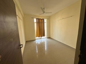 Room in 3 BHK Apartment at Ansal Heights Gurgaon, Sector 92 – for Rent