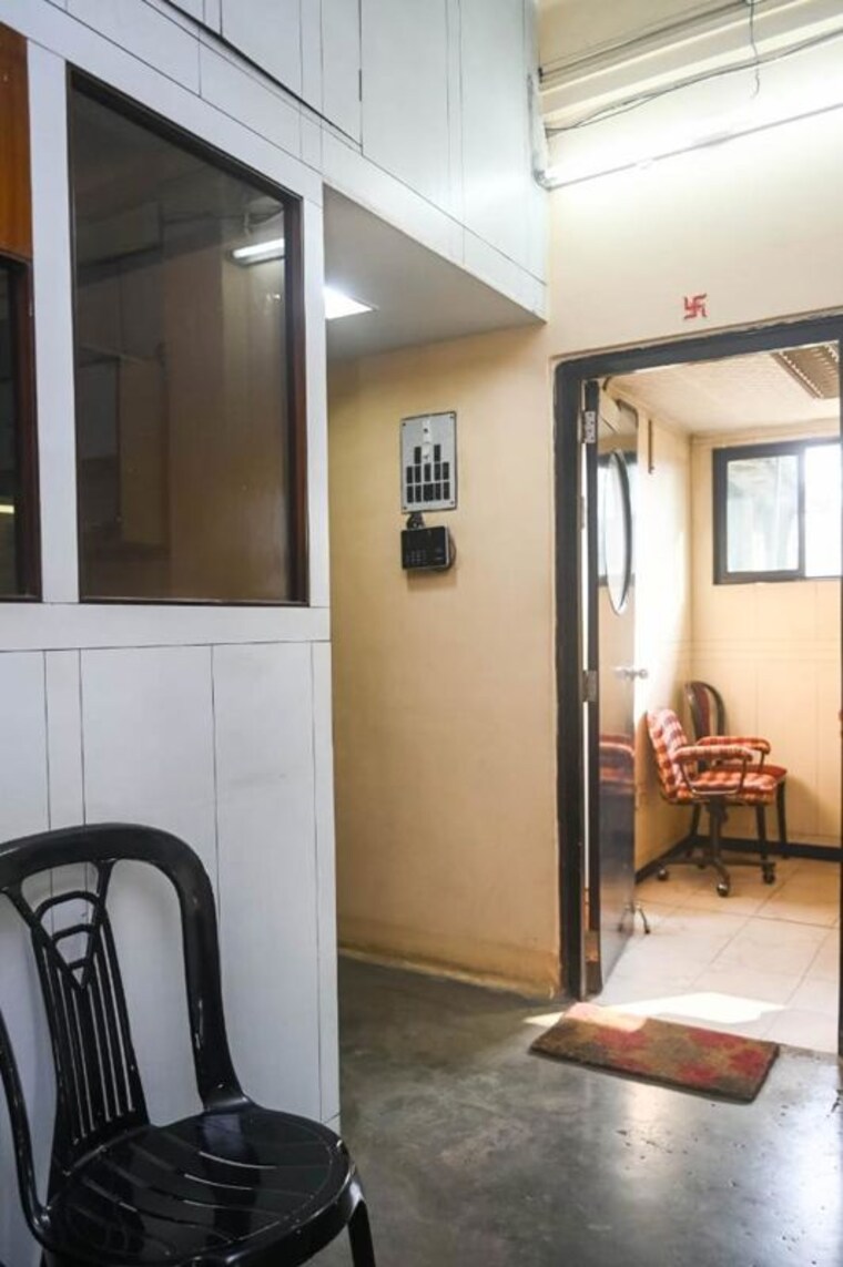 undefined, barabazar market Commercial Office Space 250 Sq.Ft. In Barabazar Market Kolkata 9775483