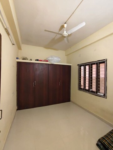 Room in 2 BHK Builder Floor at Begumpet – for Rent