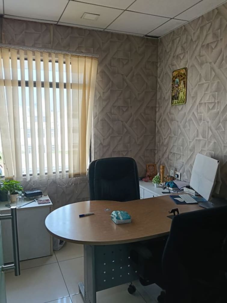 Team Area, sector 63 Commercial Office Space 360 Sq.Ft. In Sector 63 Noida 9775524