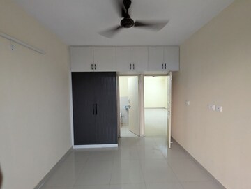 Room in 2 BHK Apartment at Pyramid Elite, Sector 86 – for Rent
