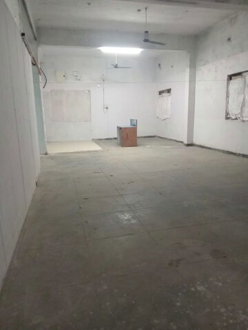 Warehouse For Rent in Suchitra