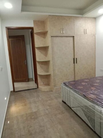 Room in 3 BHK Apartment at Saket – for Rent