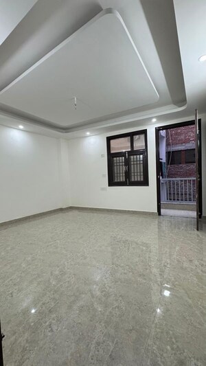 Room in 1 BHK Builder Floor at Chattarpur – for Rent