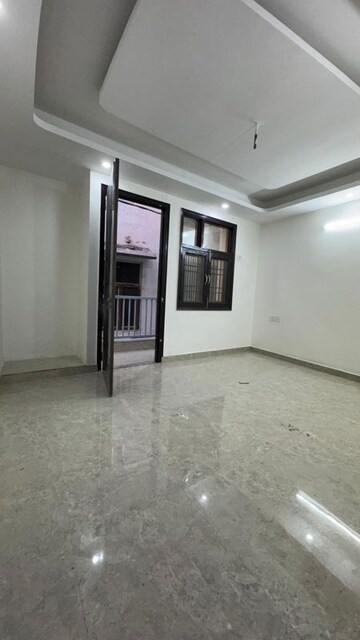 Room in 1 BHK Builder Floor at Chattarpur – for Rent