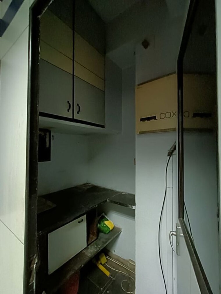 undefined, esplanade Commercial Office Space 450 Sq.Ft. In Esplanade Kolkata 9775646