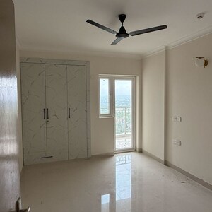 2 BHK Apartment For Rent in Supertech Hues, Sector 68
