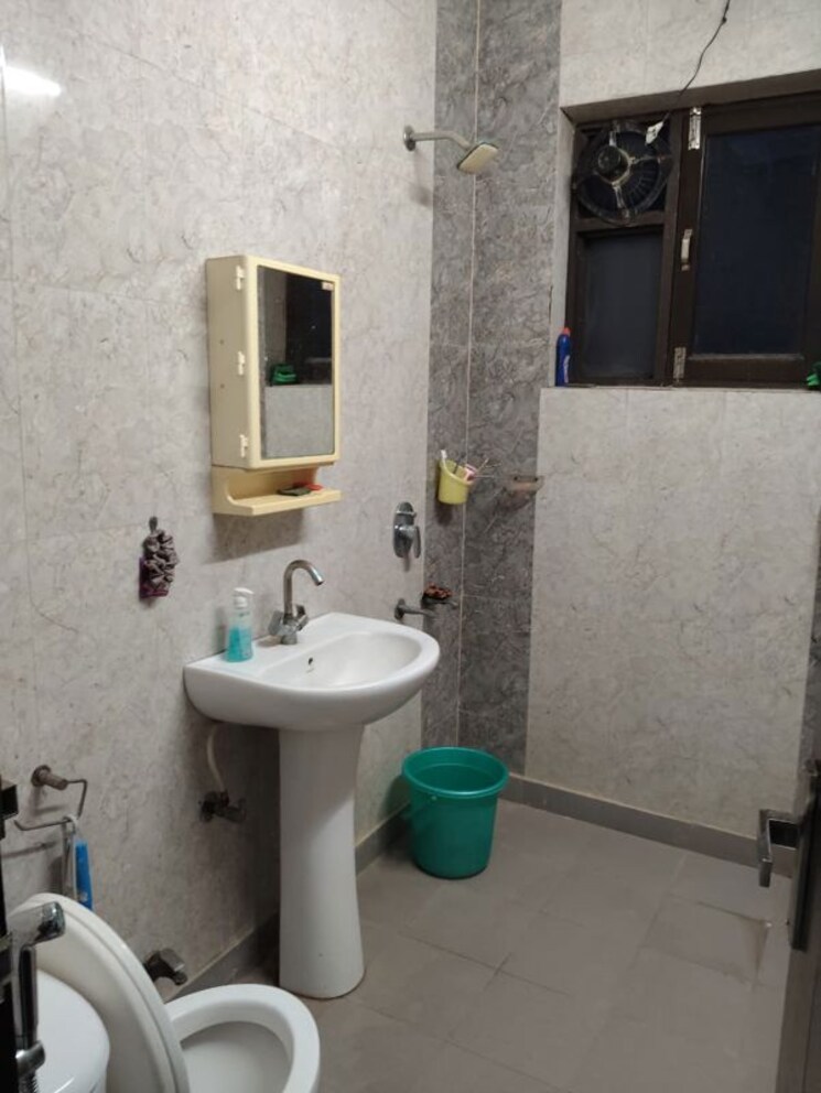 Bathroom, sector 46 3 Bedroom 2228 Sq.Ft. Independent House In Sector 46 Faridabad 9775388