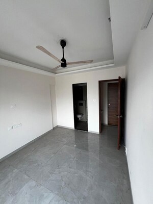Room in 3 BHK Apartment at Je And Vee Om Trimurti, Malad East – for Sale