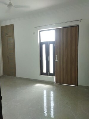 Room in 1 BHK Builder Floor at Chattarpur – for Rent