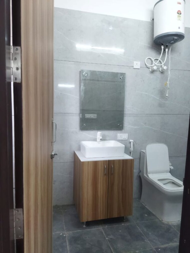 Bathroom, chattarpur 1 Bedroom 500 Sq.Ft. Builder Floor In Chattarpur Delhi 9775708