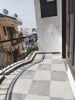 1 BHK + Servant Room Builder Floor For Rent in Chattarpur