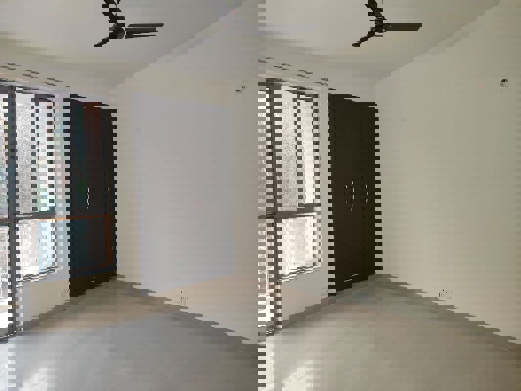 2 BHK Apartment For Sale in Unitech Uniworld Gardens 2