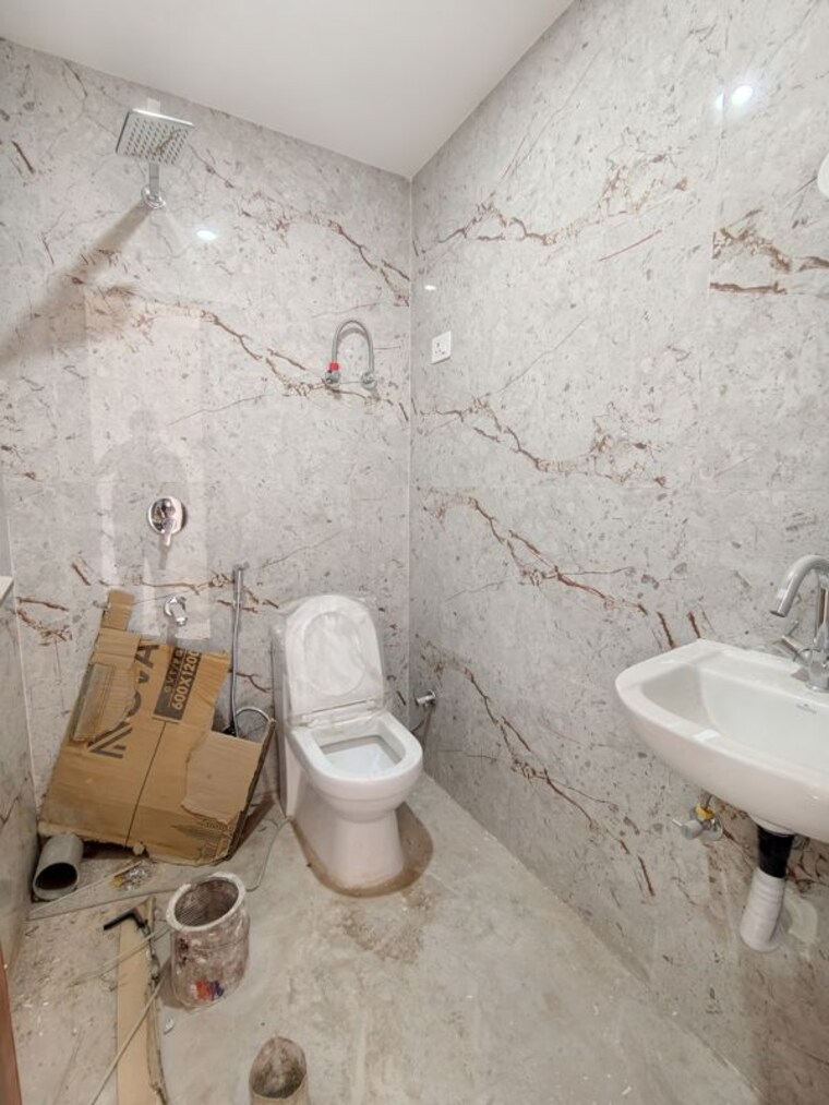 Bathroom, chattarpur 1 Bedroom 450 Sq.Ft. Apartment In Chattarpur Delhi 9775788