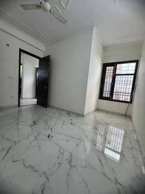 Room in 1 BHK Builder Floor at Chattarpur – for Rent