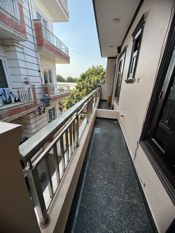 1 BHK + Servant Room Builder Floor For Rent in Chattarpur