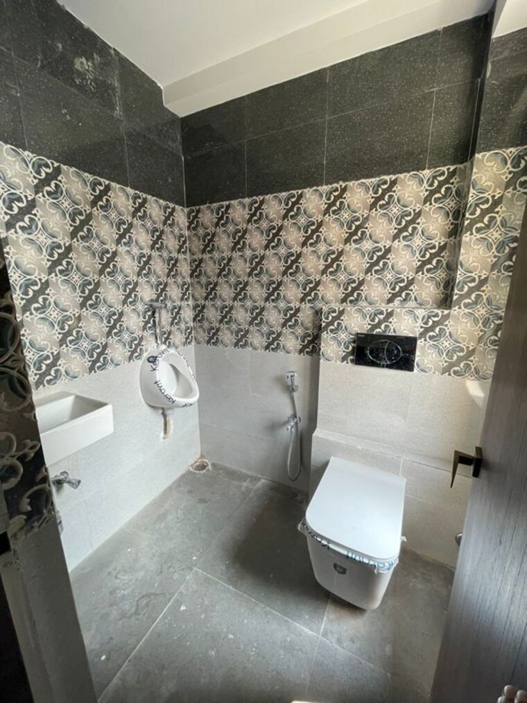 Washroom, sarat bose road Commercial Office Space 925 Sq.Ft. In Sarat Bose Road Kolkata 9775762