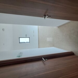 Room in 4 BHK Apartment at Kalpataru Immensa, Kolshet Road – for Sale