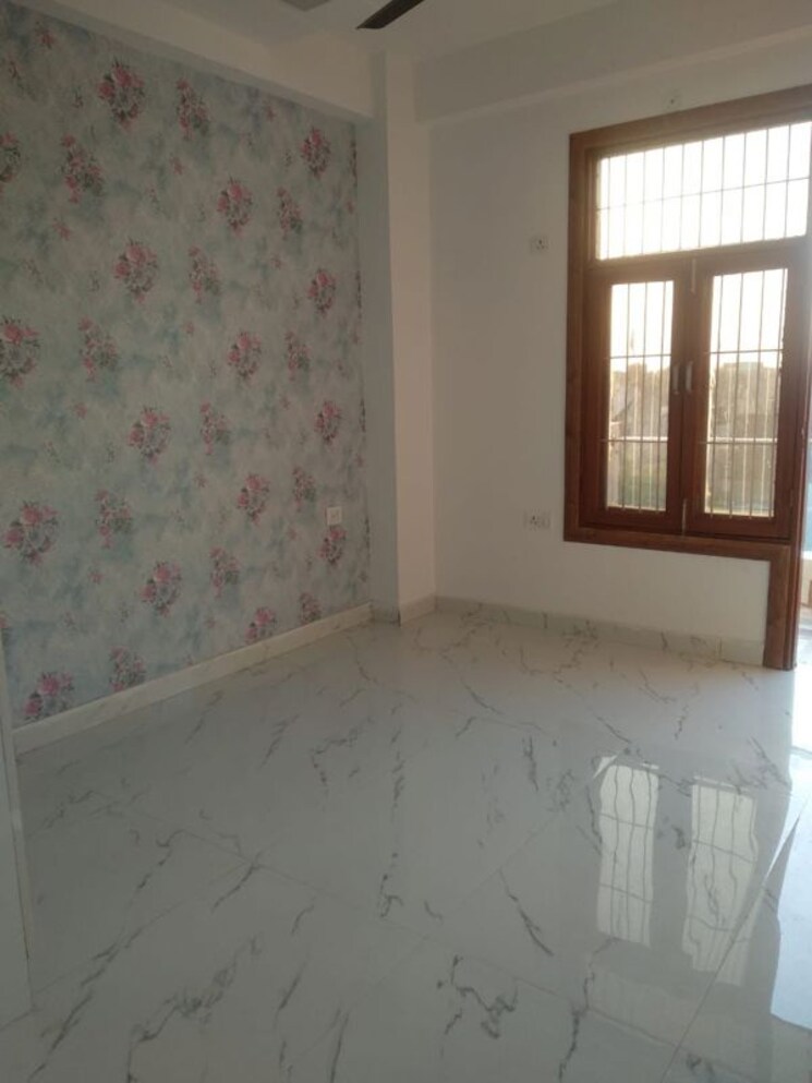Room, wave-executive-floors 2 Bedroom 900 Sq.Ft. Apartment In Wave City Ghaziabad 9775816