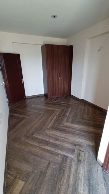 Room in 2 BHK Apartment at Wave Dream Homes, Wave City – for Sale