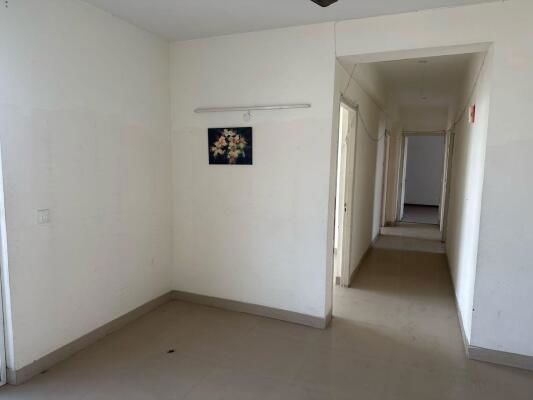 3 BHK + Servant Room 1930 Sq.Ft. Apartment in DLF New Town Heights III