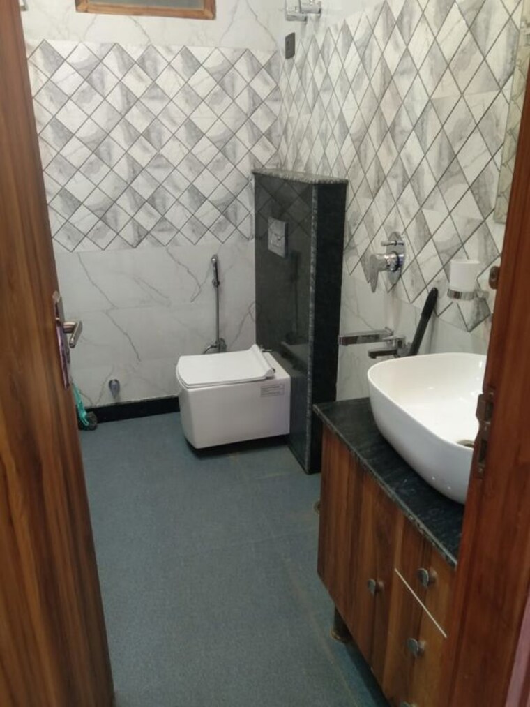 Bathroom, sector 22 1.5 Bedroom 850 Sq.Ft. Independent House In Sector 22 Noida 9775826