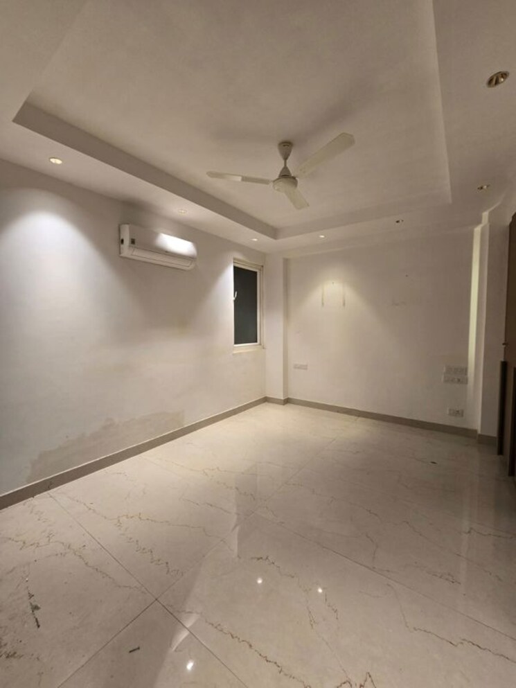Room, as-tower 3 Bedroom 1500 Sq.Ft. Builder Floor In Sector 45 Gurgaon 9775843