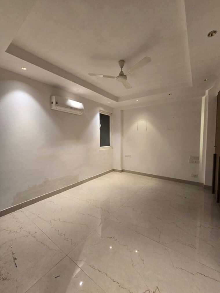 Room, as-tower 3 Bedroom 1500 Sq.Ft. Builder Floor In Sector 45 Gurgaon 9775843