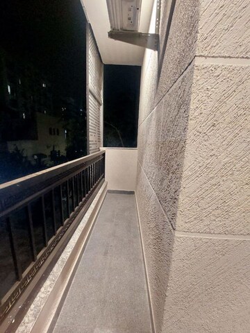 Balcony in 3 BHK Builder Floor at Dlf Phase ii – for Sale