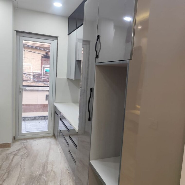 Balcony, pitampura 3 Bedroom 160 Sq.Yd. Builder Floor In Pitampura Delhi 9775858