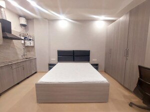 Bedroom in 4 BHK Builder Floor at Dlf Phase ii – for Sale