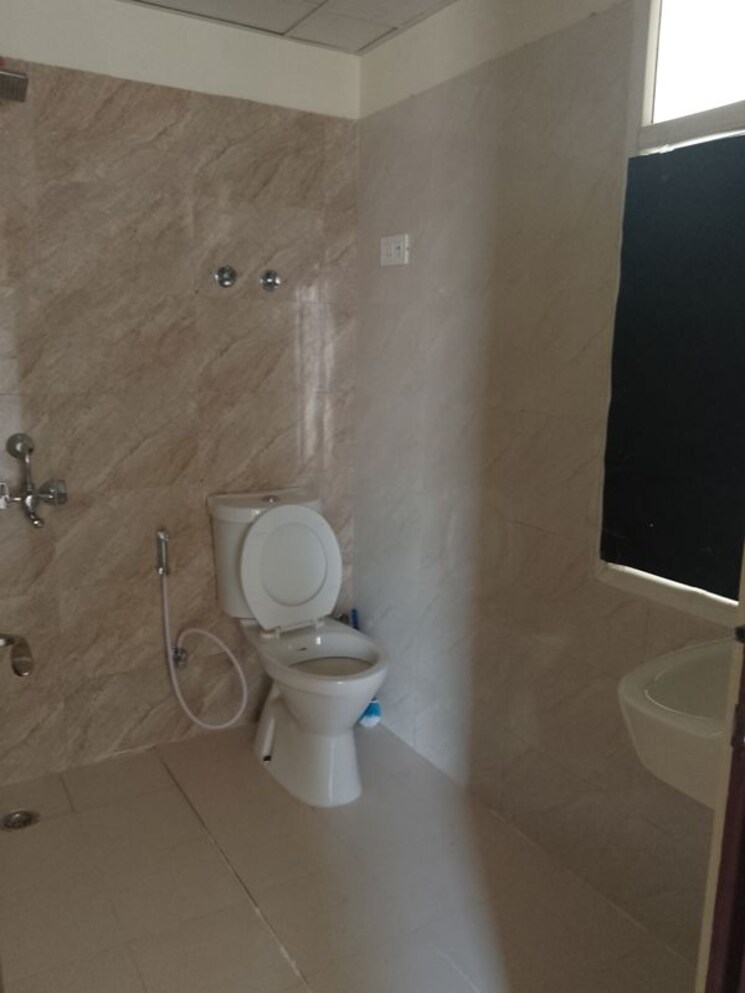 Bathroom, amrapali-enchante 2 Bedroom 850 Sq.Ft. Apartment In Tech Zone 4 Greater Noida Greater Noida 9775886