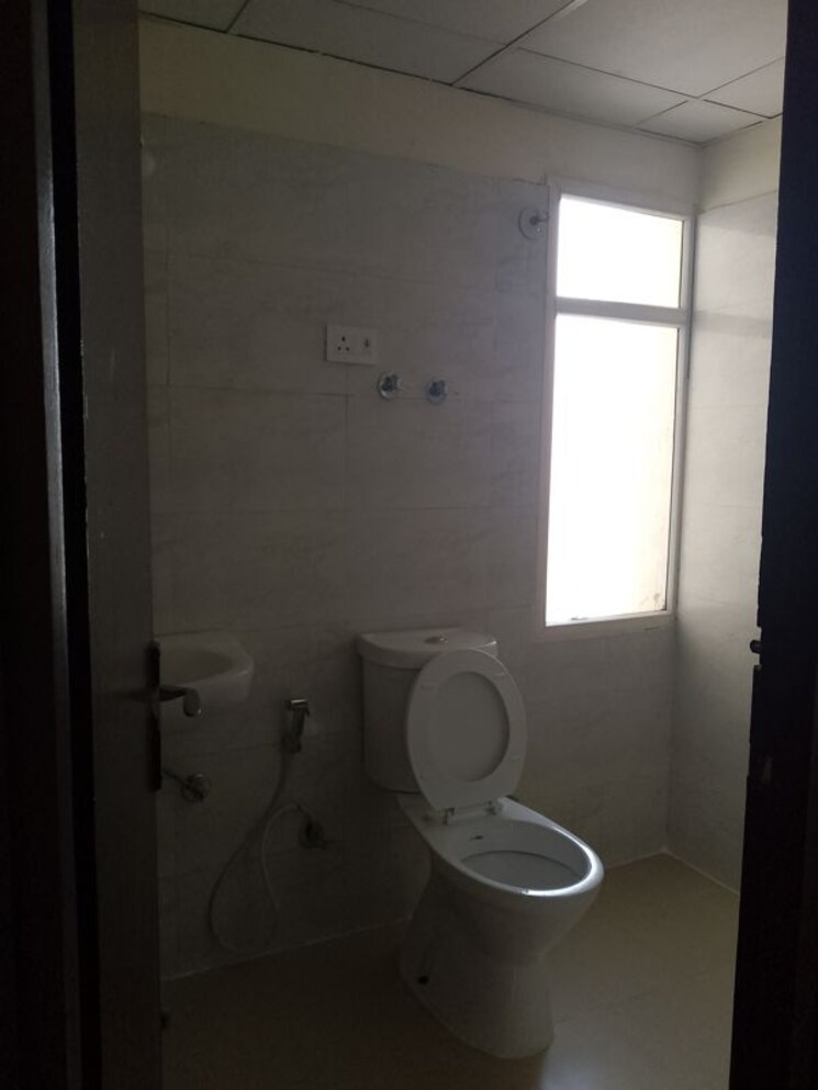 Bathroom, amrapali-enchante 2 Bedroom 850 Sq.Ft. Apartment In Tech Zone 4 Greater Noida Greater Noida 9775886