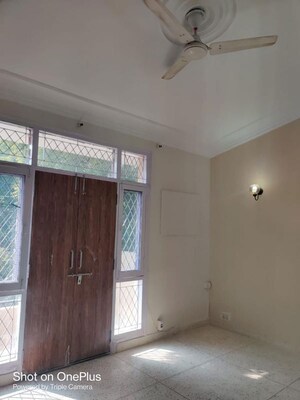 Room in 4 BHK Apartment at The New Greenwood, Sector 52 – for Sale