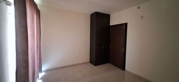 Room in 2 BHK Apartment at Gomti Nagar – for Sale