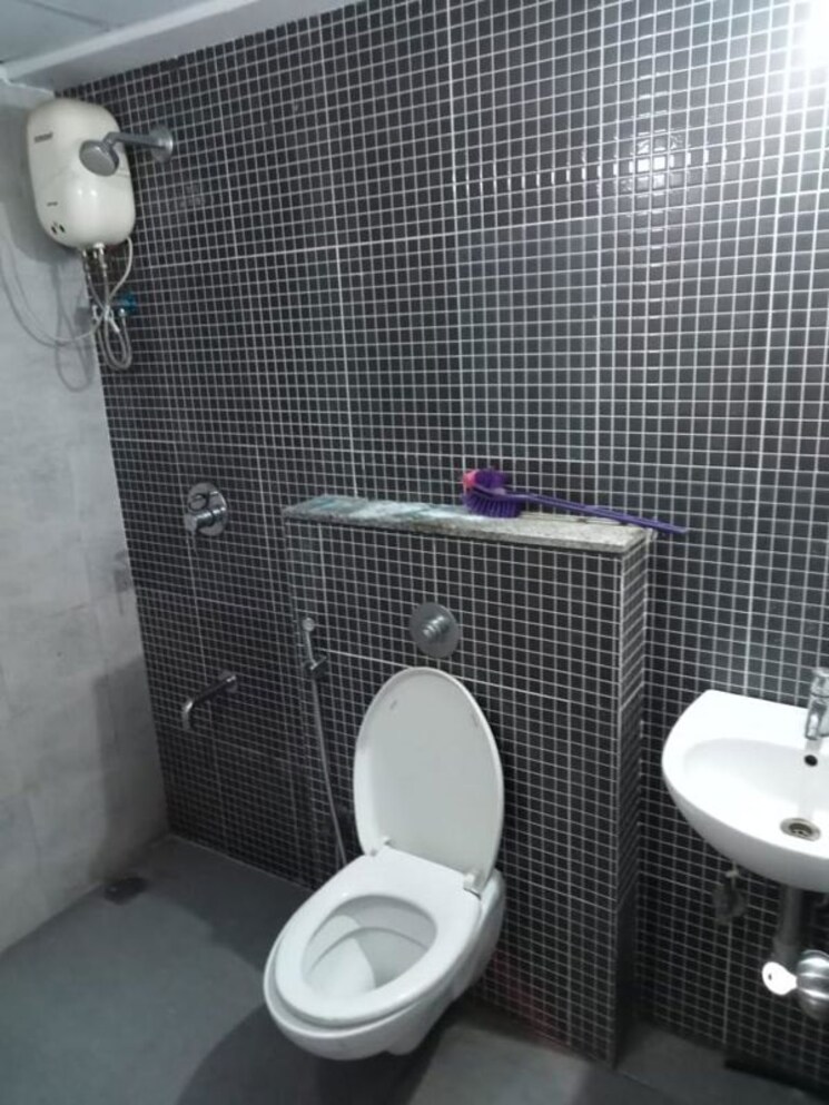 Bathroom, dlf phase ii 4 Bedroom 2700 Sq.Ft. Builder Floor In Dlf Phase ii Gurgaon 9775589