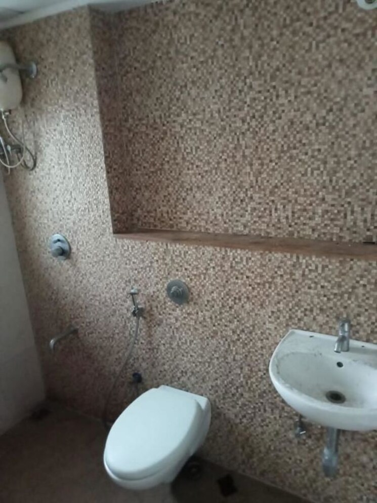 undefined, dlf phase ii 4 Bedroom 2700 Sq.Ft. Builder Floor In Dlf Phase ii Gurgaon 9775589