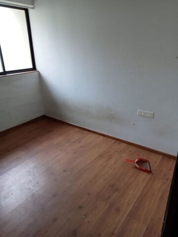 Room in 4 BHK Builder Floor at Dlf Phase ii – for Sale