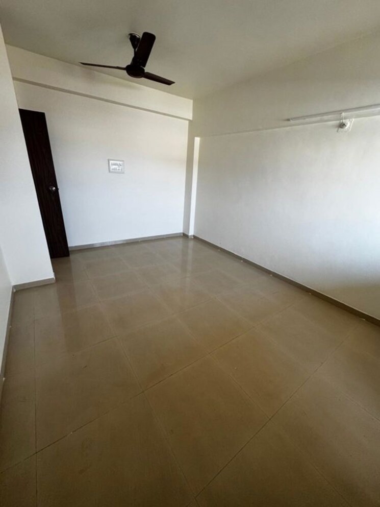 Room, vastrapur 3 Bedroom 1800 Sq.Ft. Apartment In Vastrapur Ahmedabad 9776214