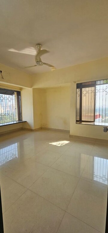 Room in 1 BHK Apartment at Asmita Jyoti CHS, Malad West – for Rent