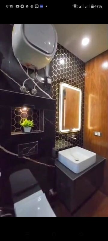 Furnished Amenities in 2.5 BHK Builder Floor at Adil Nagar – for Sale