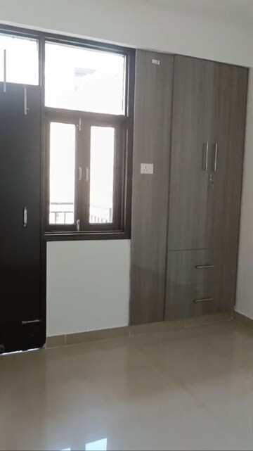 Room in 3 BHK Apartment at Sanchar Nest Palm Valley, Wave City – for Rent